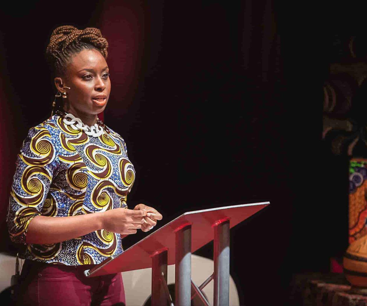 Chimamanda Ngozi: ¿Cómo educar en el feminismo?