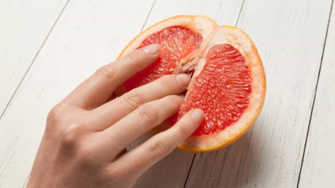 Los beneficios de masturbarte frente a tu pareja