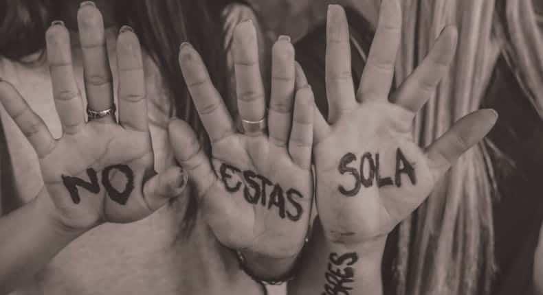 Stickers frente a la violencia de género durante cuarentena Stickers frente a la violencia de género durante cuarentena