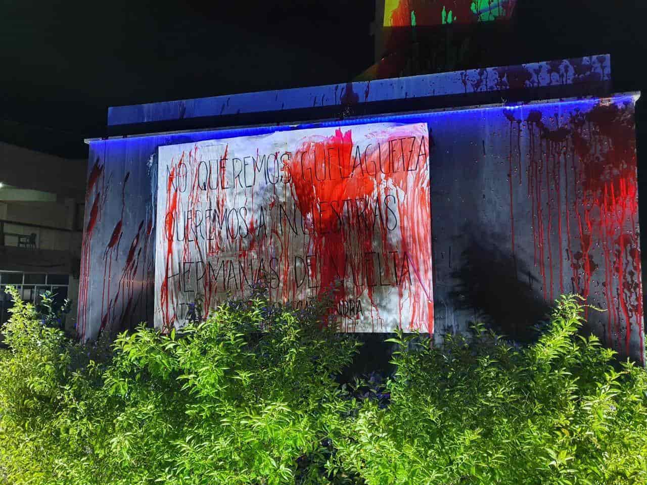 “No queremos Guelaguetza, queremos a nuestras hijas" “No queremos Guelaguetza, queremos a nuestras hijas"