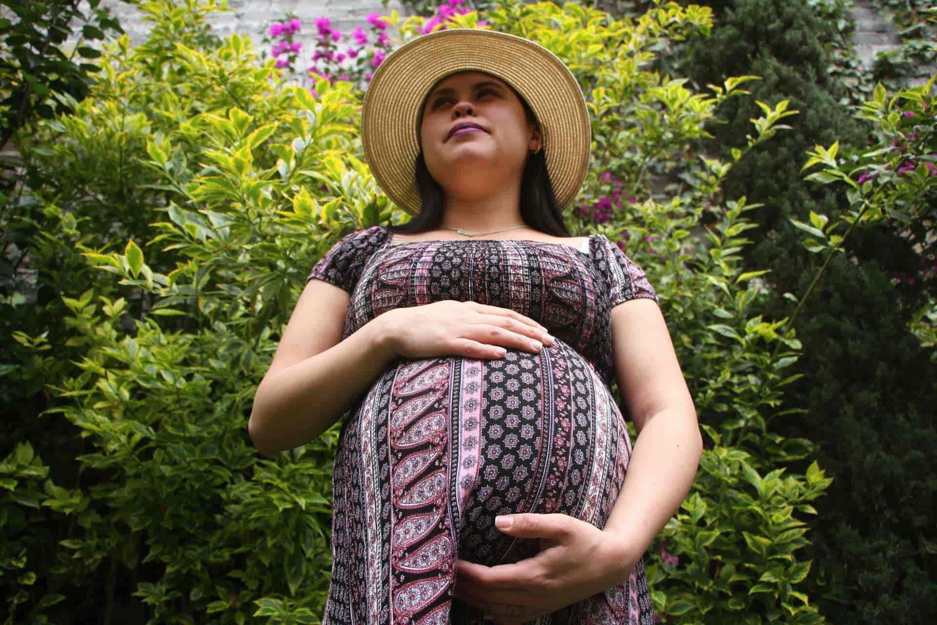 Decir "persona embarazada” deshumaniza a mujeres, señalan feministas Decir "persona embarazada” deshumaniza a mujeres, señalan feministas