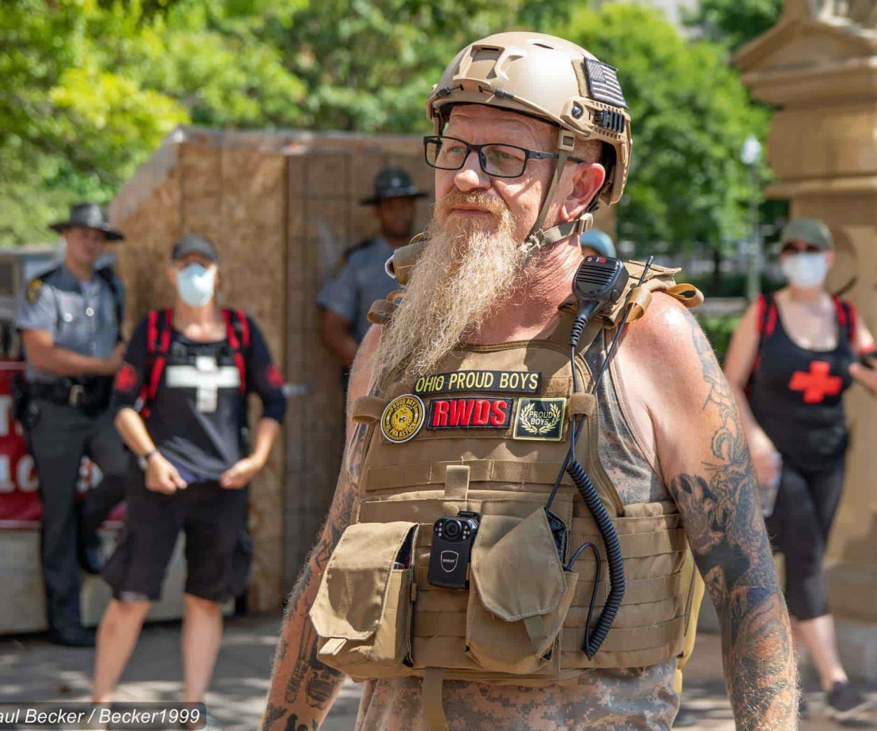 Los "Proud Boys", el grupo de misóginos y xenófobos que siguen a Trump Los "Proud Boys", el grupo de misóginos y xenófobos que siguen a Trump