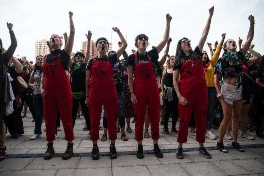 “Les caemos mal a nuestra autoridades”, LasTesis 