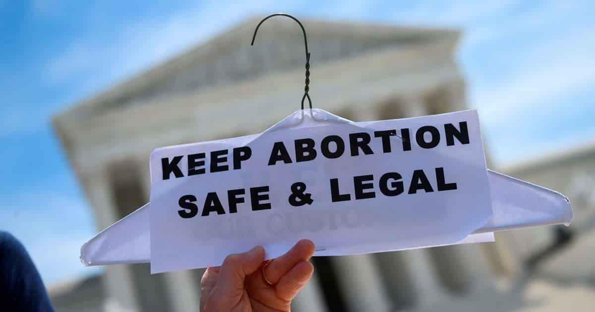 En EU mujeres también tienen que viajar a las ciudades para abortar En EU mujeres también tienen que viajar a las ciudades para abortar