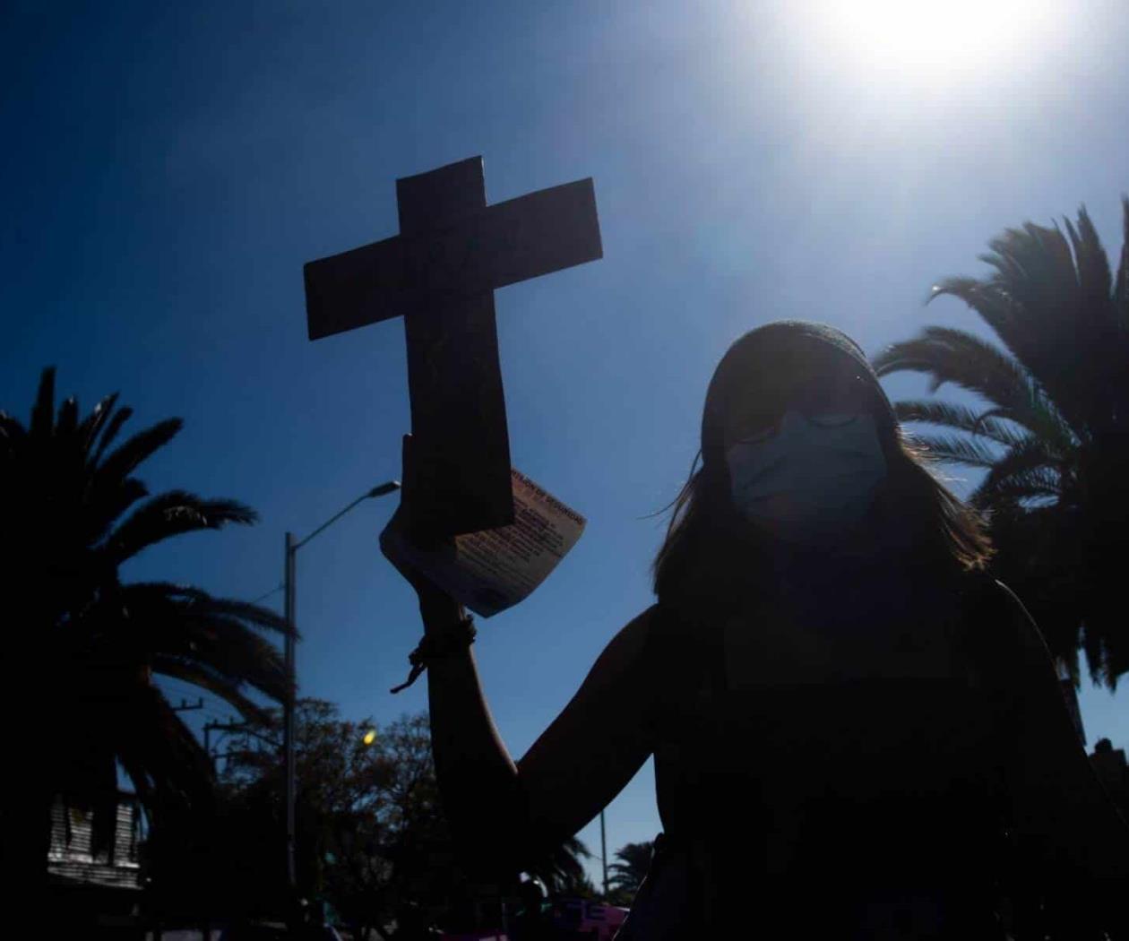 Jueza fue apuñalada por su ex hasta la muerte frente a sus tres hijas Jueza fue apuñalada por su ex hasta la muerte frente a sus tres hijas