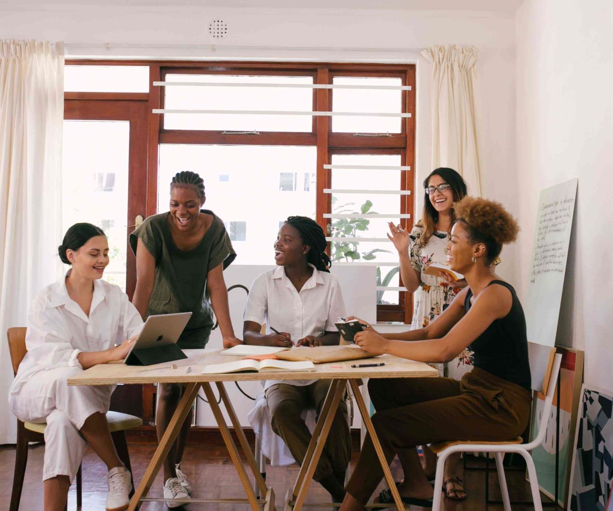 ¿Por qué las emprendedoras se limitan al sector local? ¿Por qué las emprendedoras se limitan al sector local?