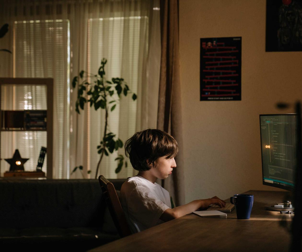 Si tu hijo está viendo porno. ¿Cómo hablar con él?