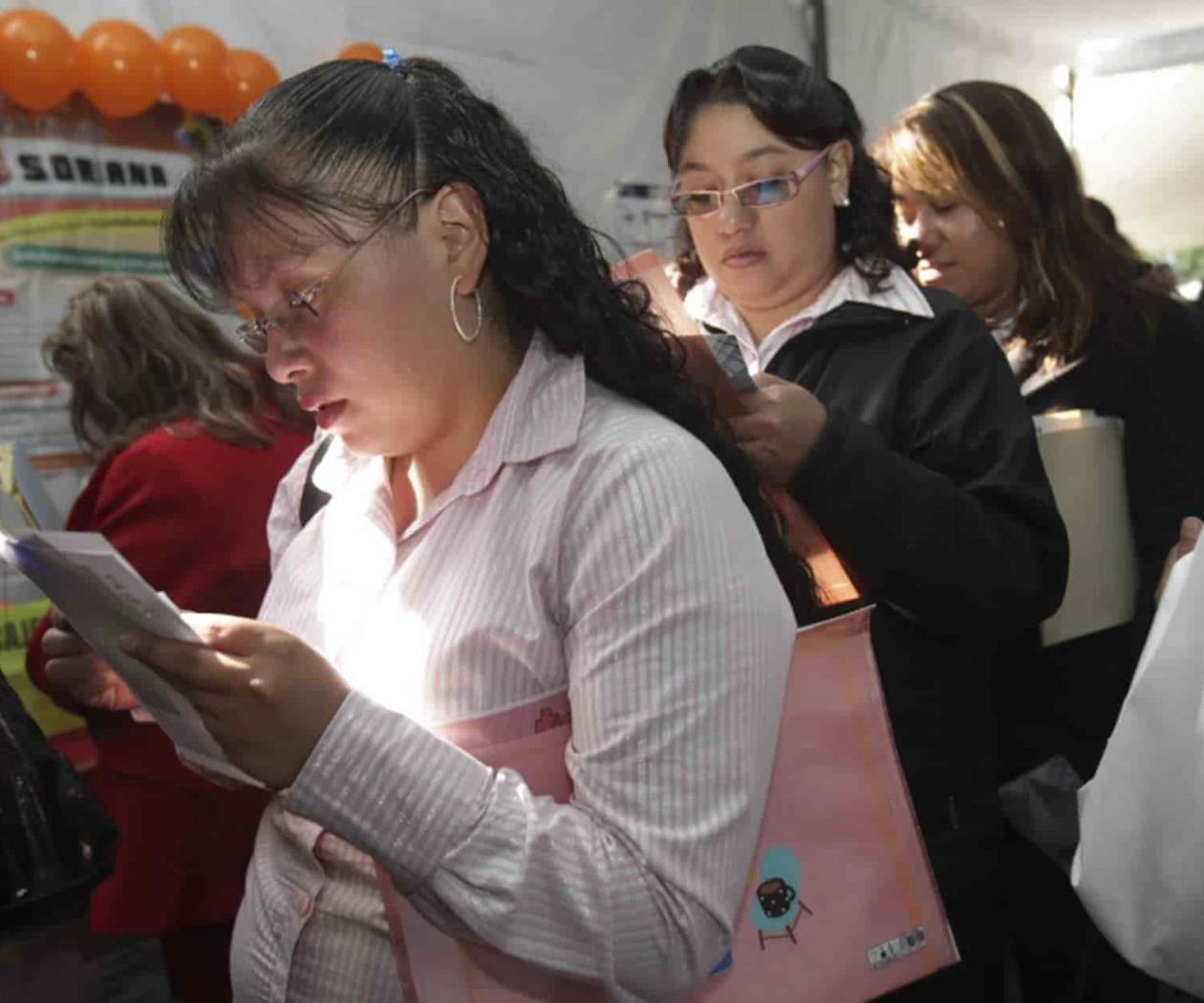 Pandemia acentuó desempleo entre mujeres mexicanas: Bloomberg Pandemia acentuó desempleo entre mujeres mexicanas: Bloomberg