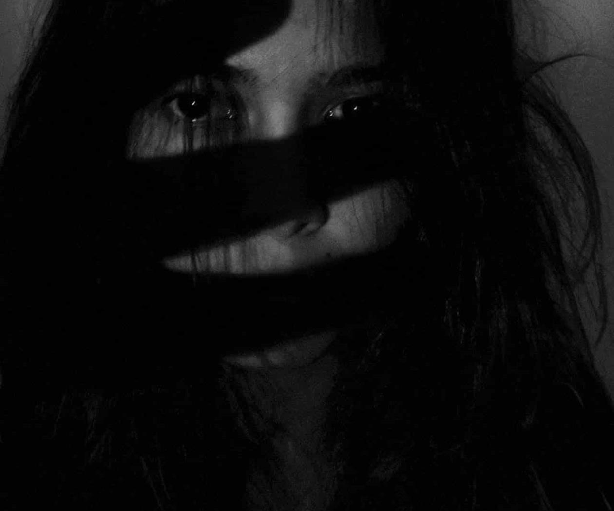 “Las violaciones de mi tío se convirtieron en algo rutinario” “Las violaciones de mi tío se convirtieron en algo rutinario”