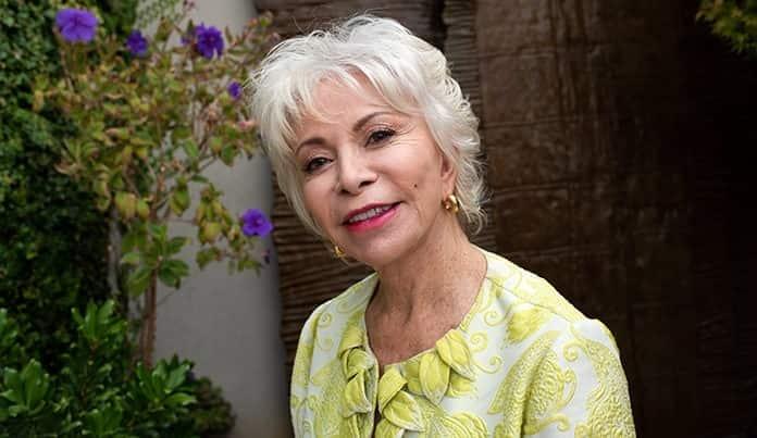 Isabel Allende recuerda cuando le regalaron un bebé
