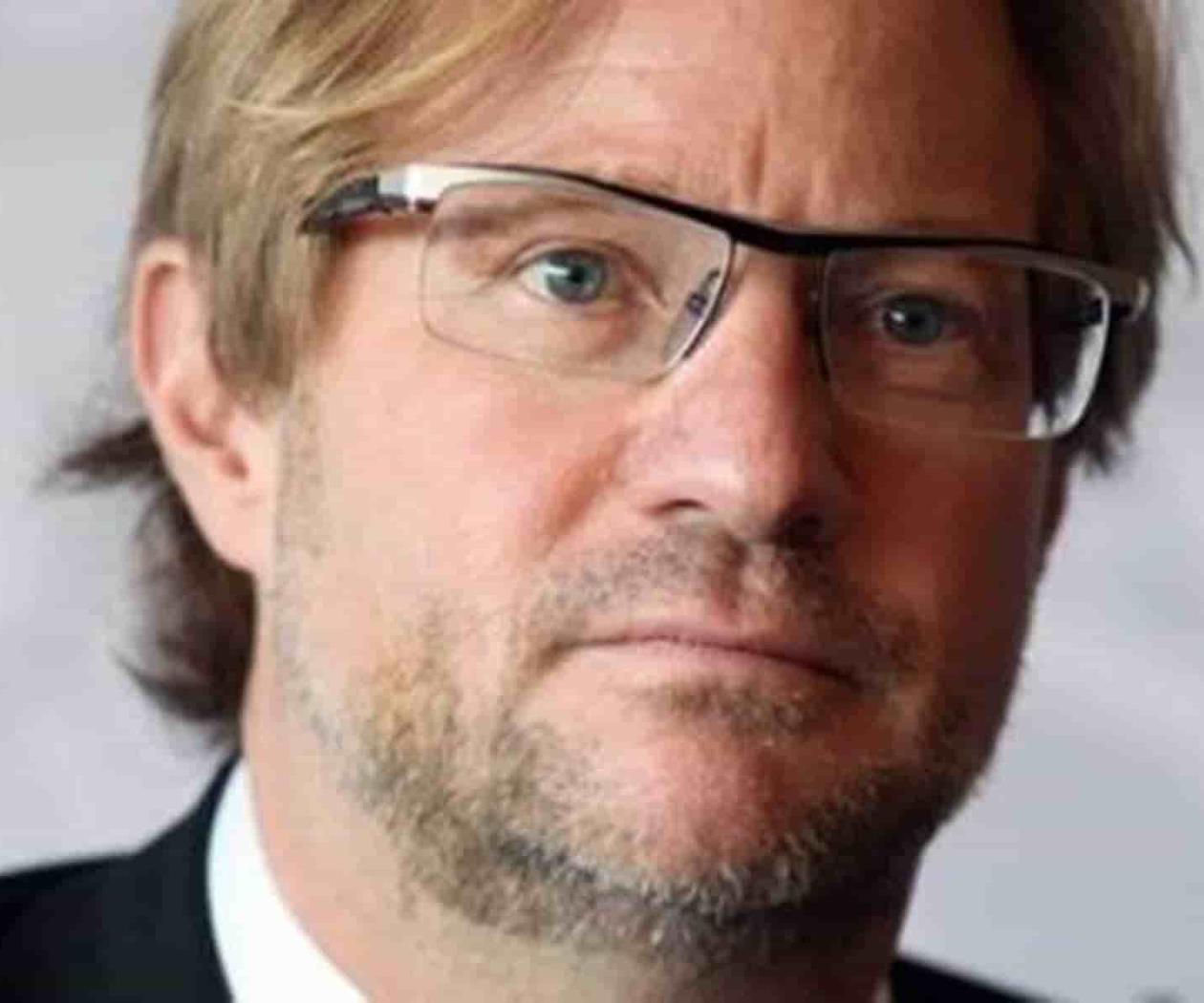 Por caso Roemer, renuncian 11 académicos a proyecto de Salinas Pliego