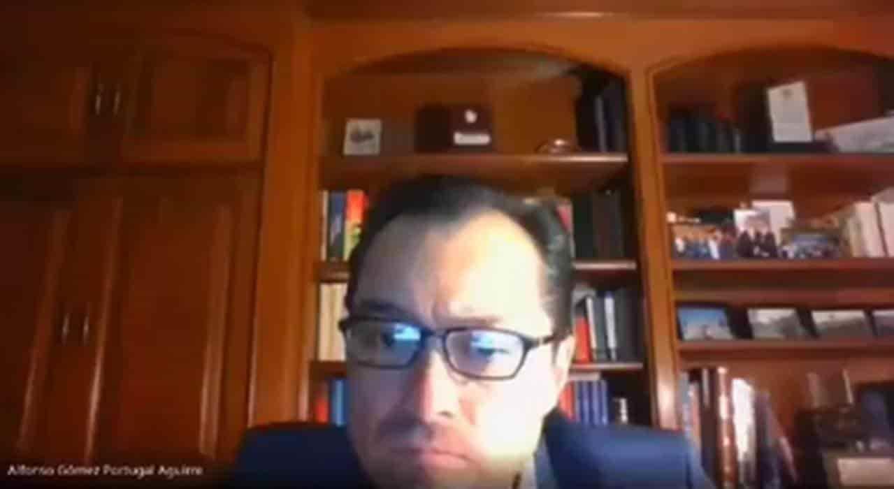 "¿Por qué no hacer más clases sin ellas?", denuncian a profesor de UP "¿Por qué no hacer más clases sin ellas?", denuncian a profesor de UP