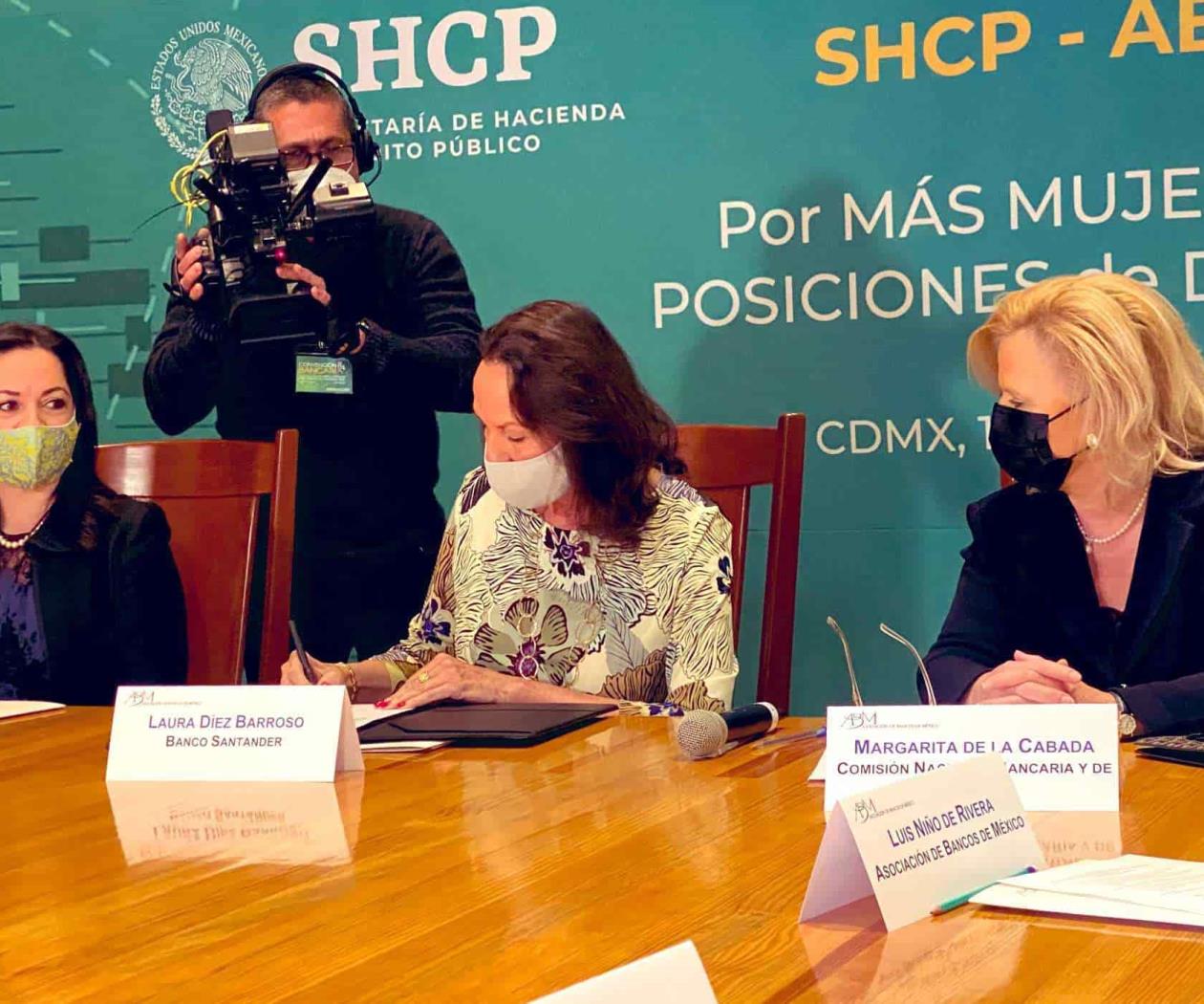 Sólo 2 mujeres como directivas en la banca, buscan ir por más