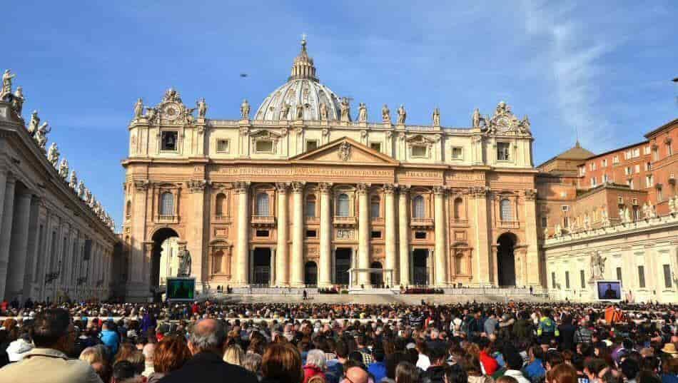 Vaticano niega bendición a parejas homosexuales