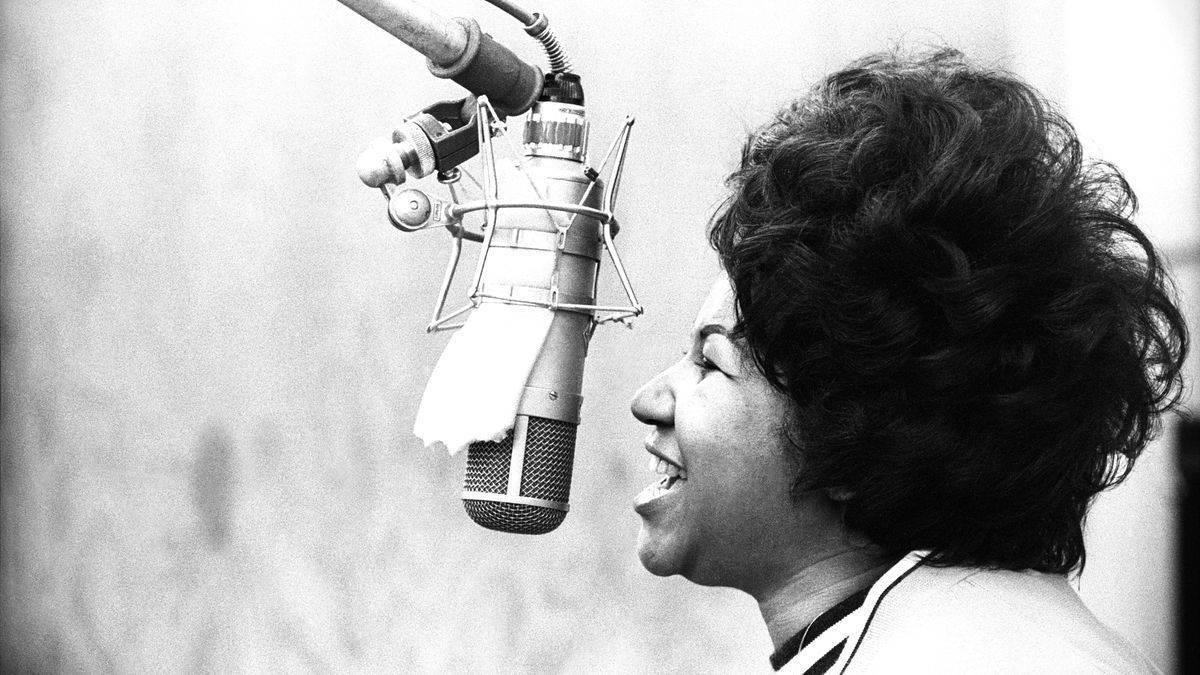 Aretha Franklin, pasó del gospel a ser "la reina el soul" y un ícono feminista Aretha Franklin, pasó del gospel a ser "la reina el soul" y un ícono feminista