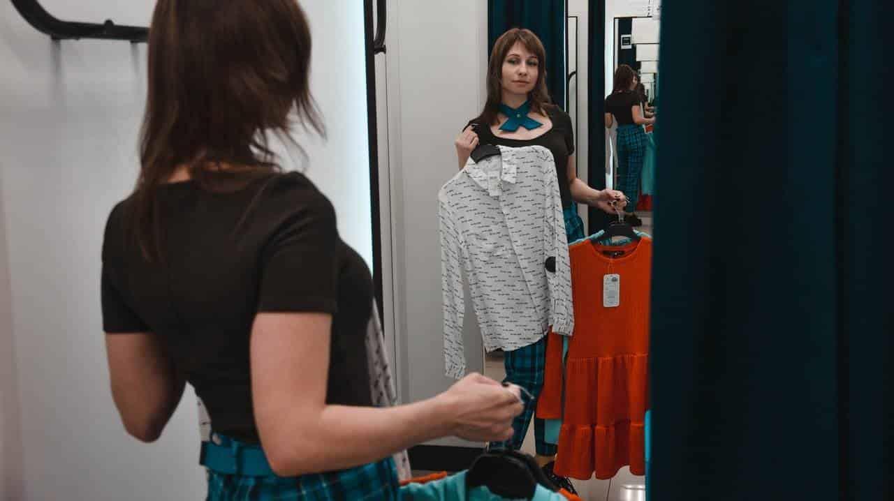 Dejar de consumir fast fashion también es feminista Dejar de consumir fast fashion también es feminista