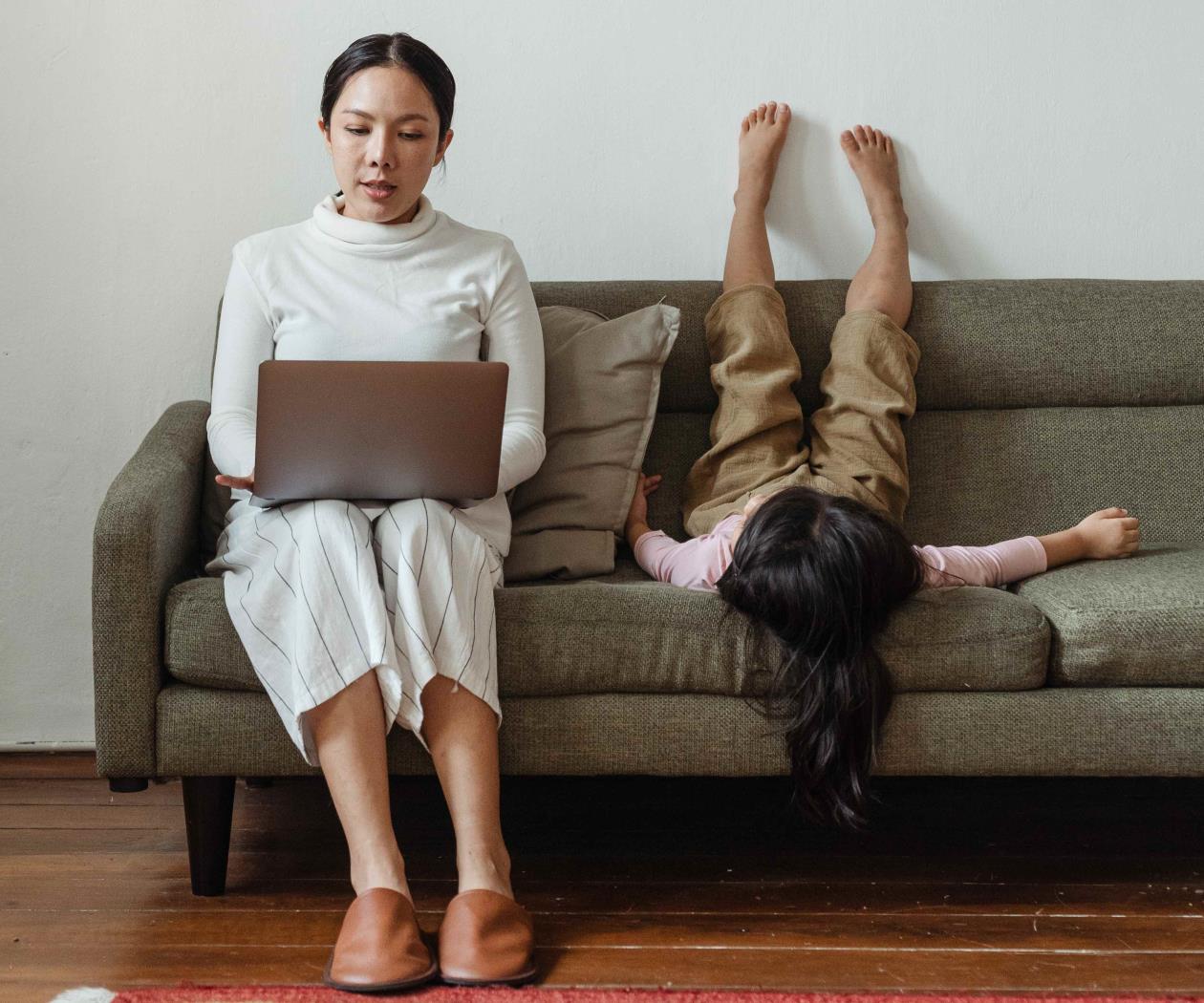 Diferentes rostros de la maternidad: forzada o por elección Diferentes rostros de la maternidad: forzada o por elección