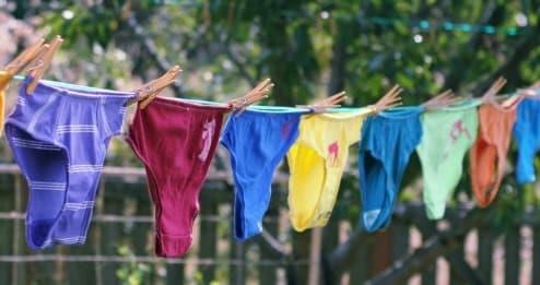 Esta es la razón por la que tus chones negros se despintan Esta es la razón por la que tus chones negros se despintan