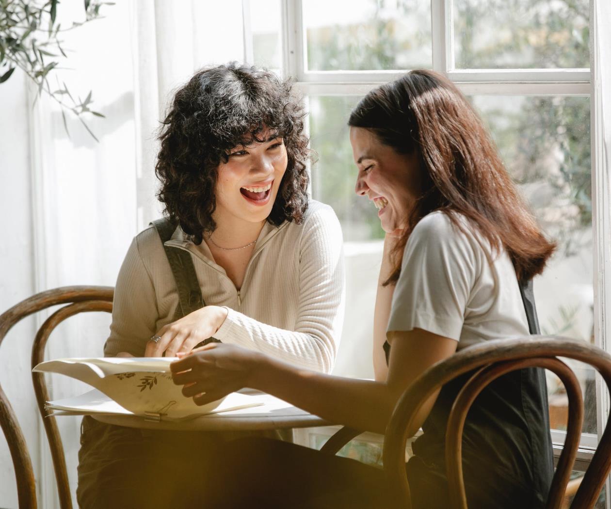 ¿Tienes una amiga que no te escucha? ¿Tienes una amiga que no te escucha?