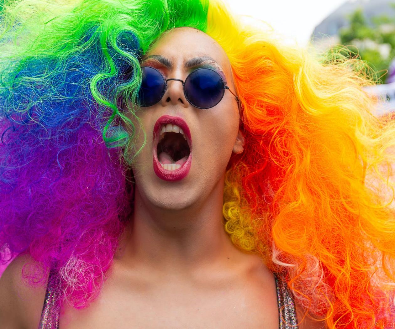 La diferencia entre género queer, persona no binaria, cisgénero, hetero y más La diferencia entre género queer, persona no binaria, cisgénero, hetero y más