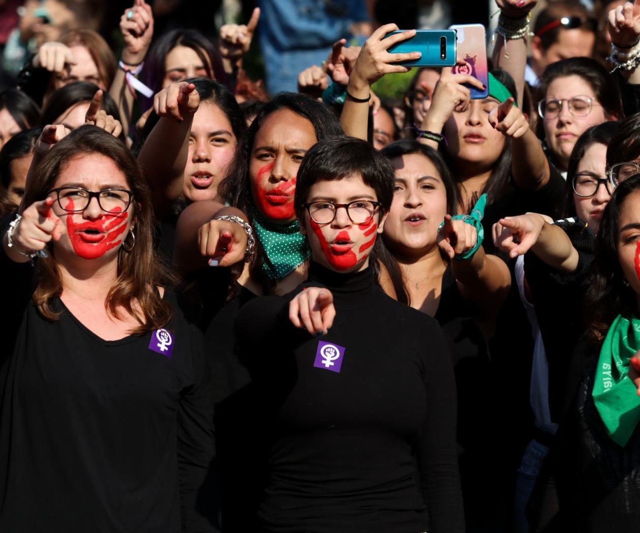 Jóvenes feministas prefieren luchar en las calles, no en organizaciones: estudio Jóvenes feministas prefieren luchar en las calles, no en organizaciones: estudio