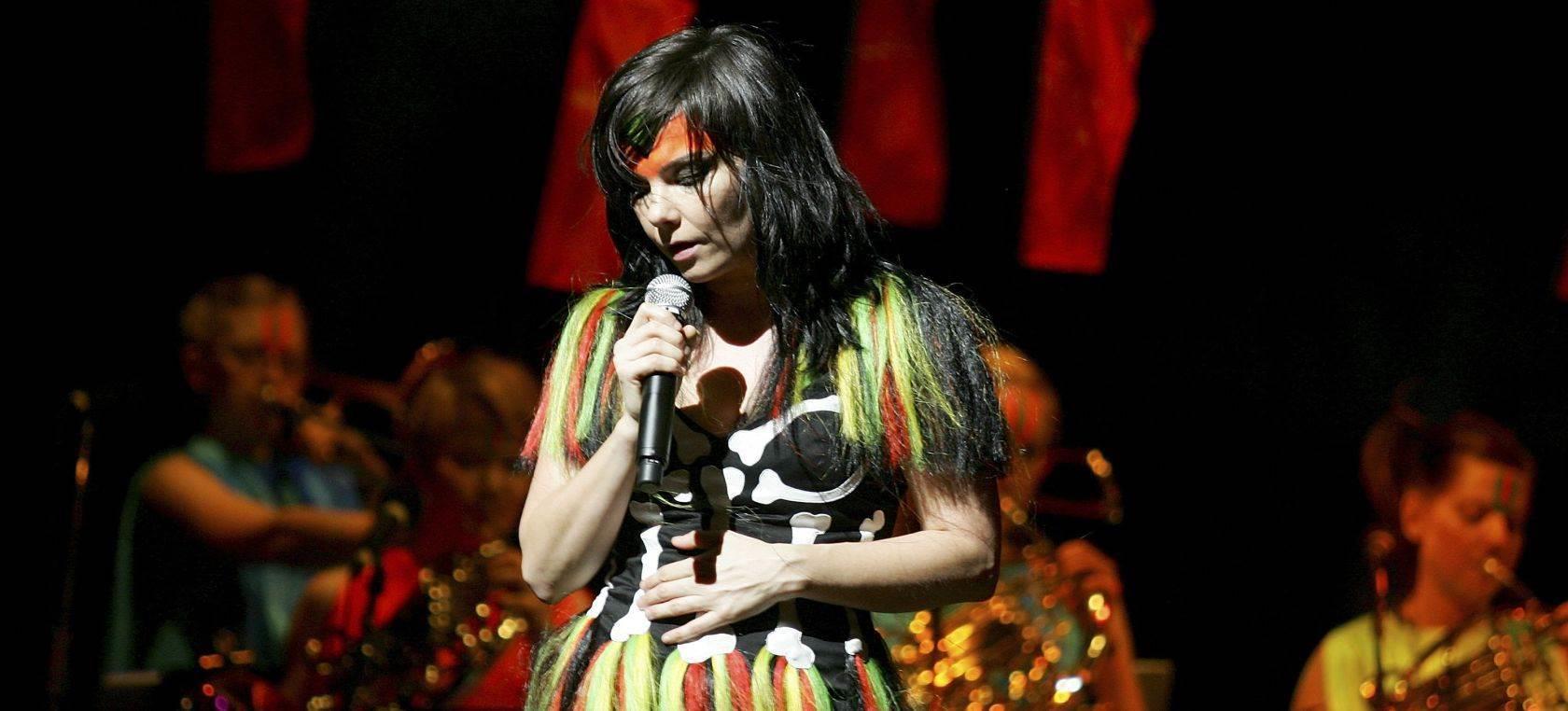 Mujeres rockeras que deben estar en tu lista de reproducción