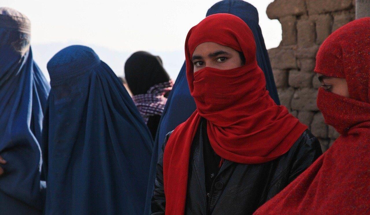 ¿Cómo podemos ayudar a las mujeres de Afganistán? ¿Cómo podemos ayudar a las mujeres de Afganistán?