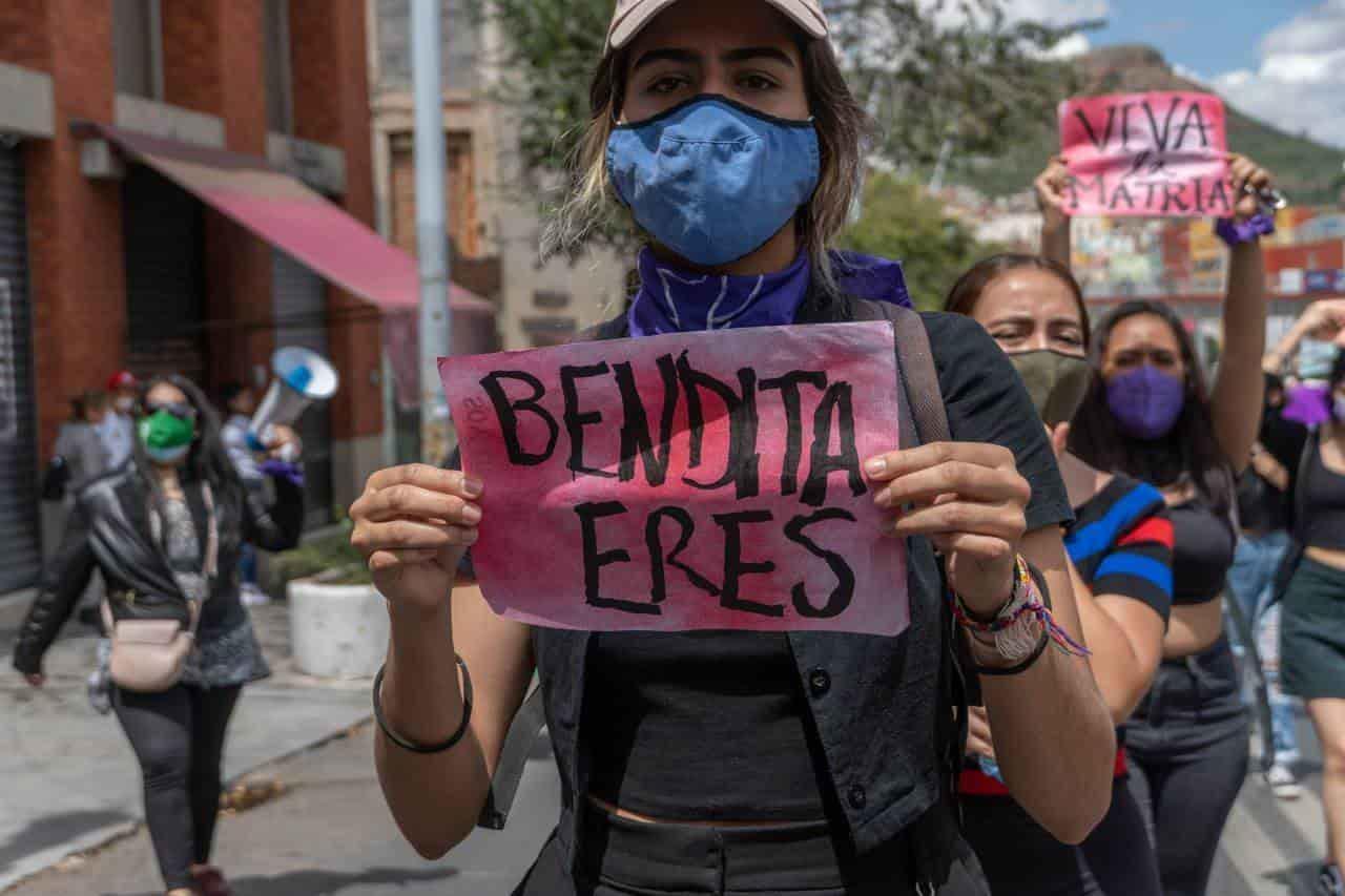 Representación de la mujer en medios destaca en Michoacán y Oaxaca: estudio