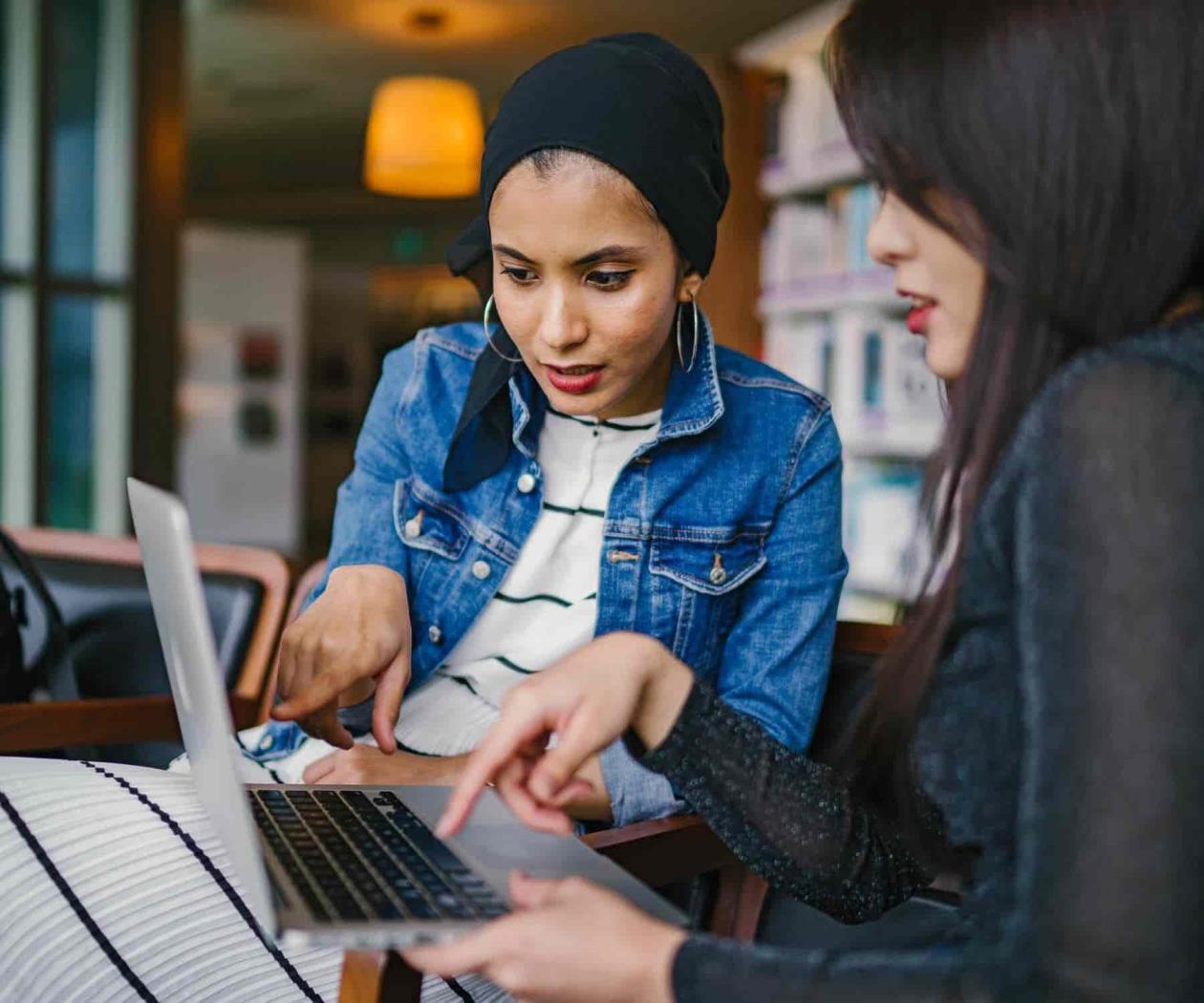 ¿Cómo explicar algunas teorías feministas este regreso a clases? ¿Cómo explicar algunas teorías feministas este regreso a clases?