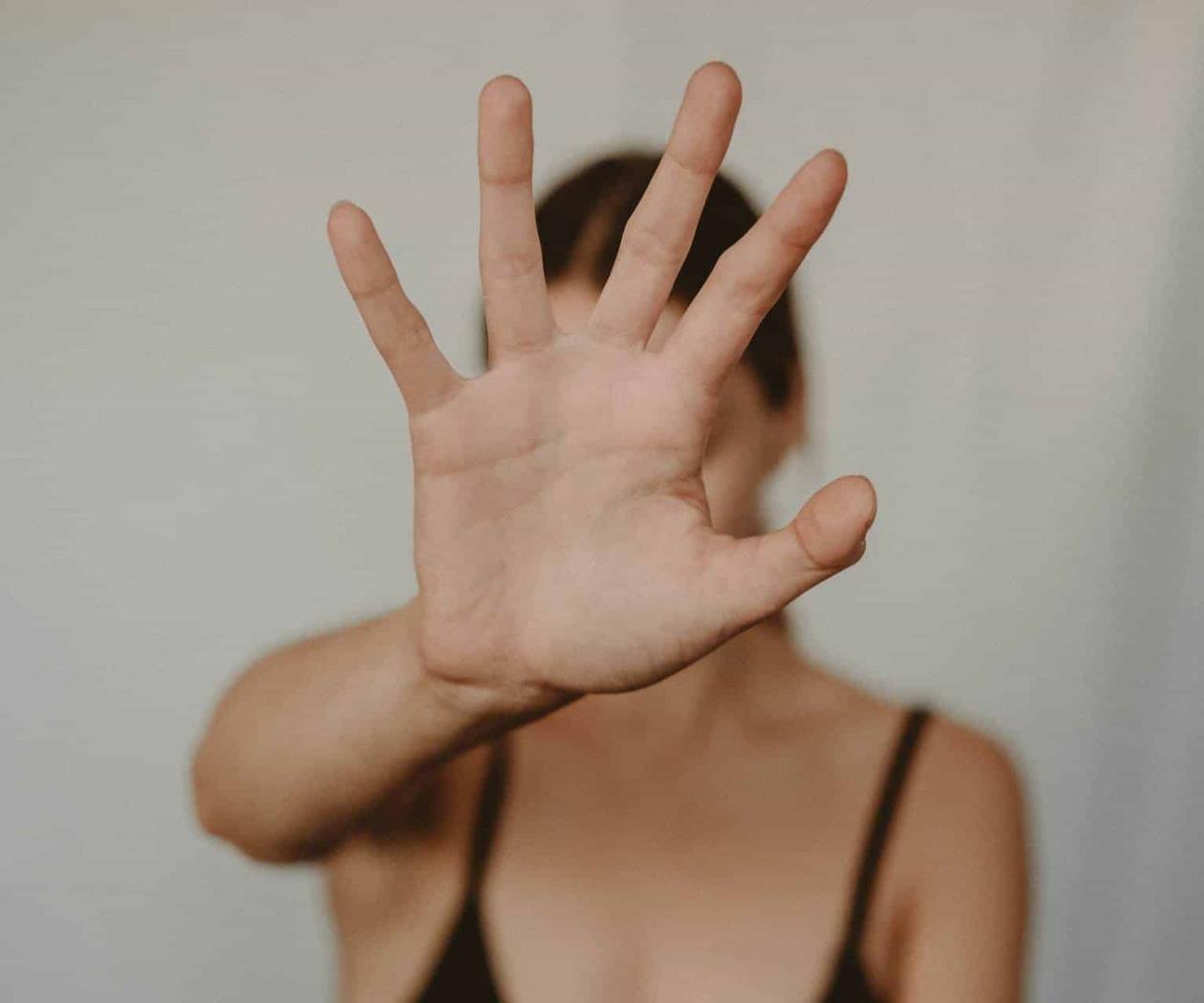 La ley del hielo, ¿por qué es una forma de ejercer violencia?