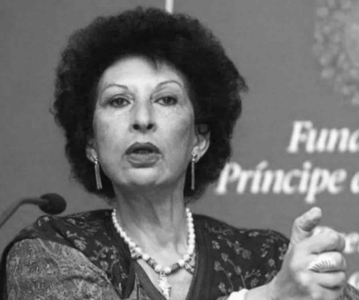 Fátima Mernissi, escritora y defensora de los derechos de las mujeres árabes Fátima Mernissi, escritora y defensora de los derechos de las mujeres árabes