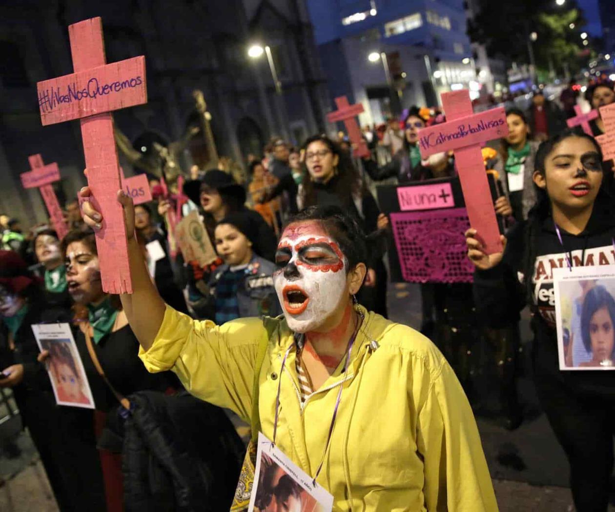 Suman mil 800 feminicidios en un año... en Estados Unidos