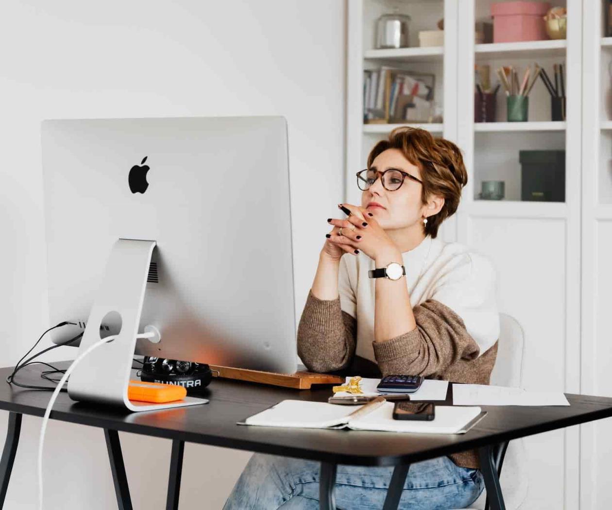 Mujeres investigadoras enfrentan más dificultades para publicar en internet
