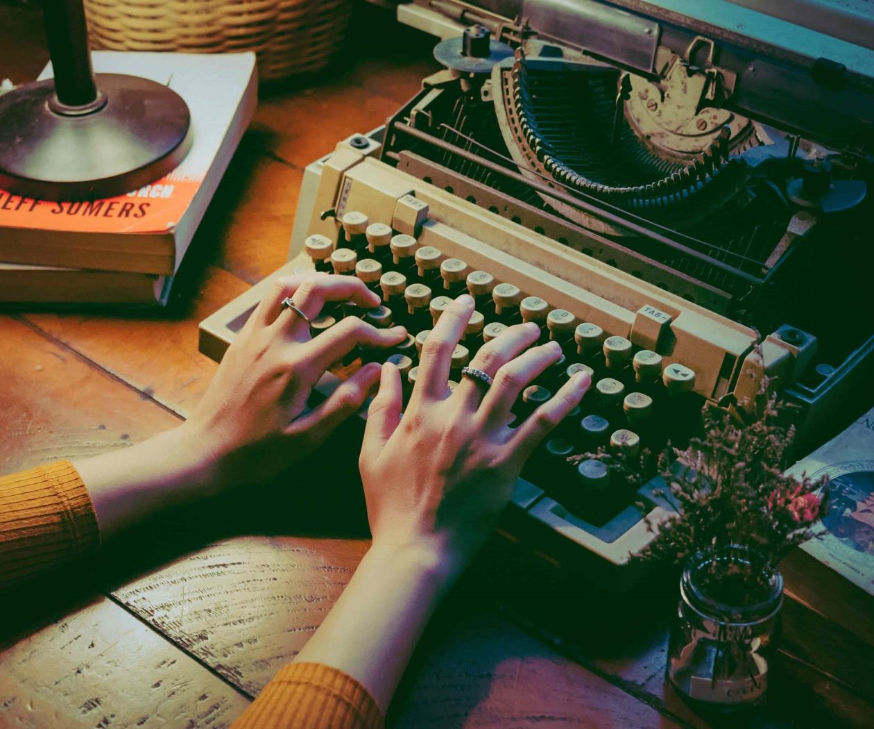 ¿Por qué las mujeres no publicaban con sus nombres? ¿Por qué las mujeres no publicaban con sus nombres?