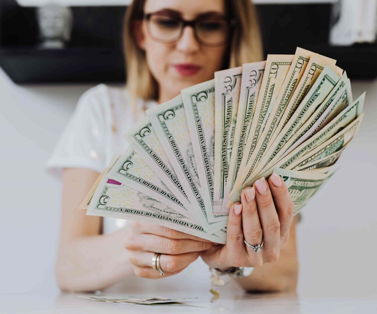 ¿Por qué las mujeres son mejores al invertir?