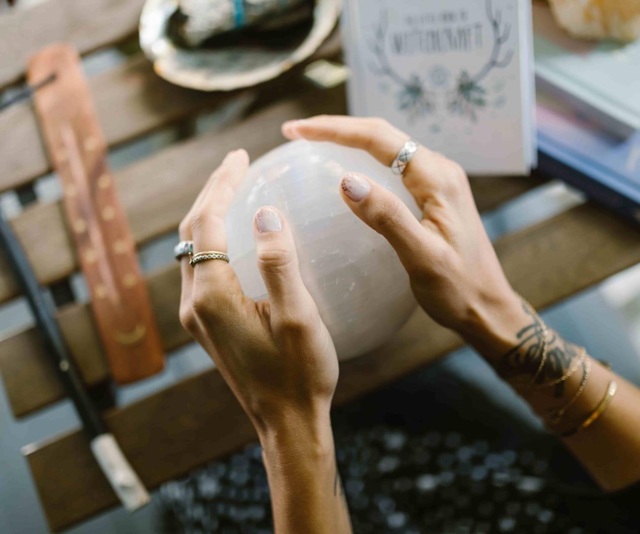 ¿Te han borrado del WhatsApp por tu signo zodiacal?