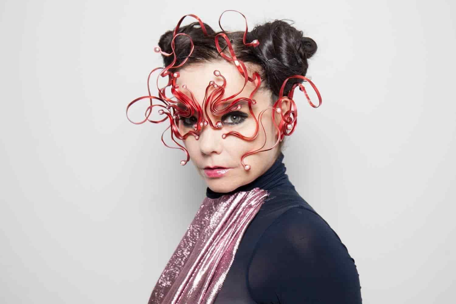 Cuando Björk cuestionó por qué las mujeres siempre tenemos que ser femeninas