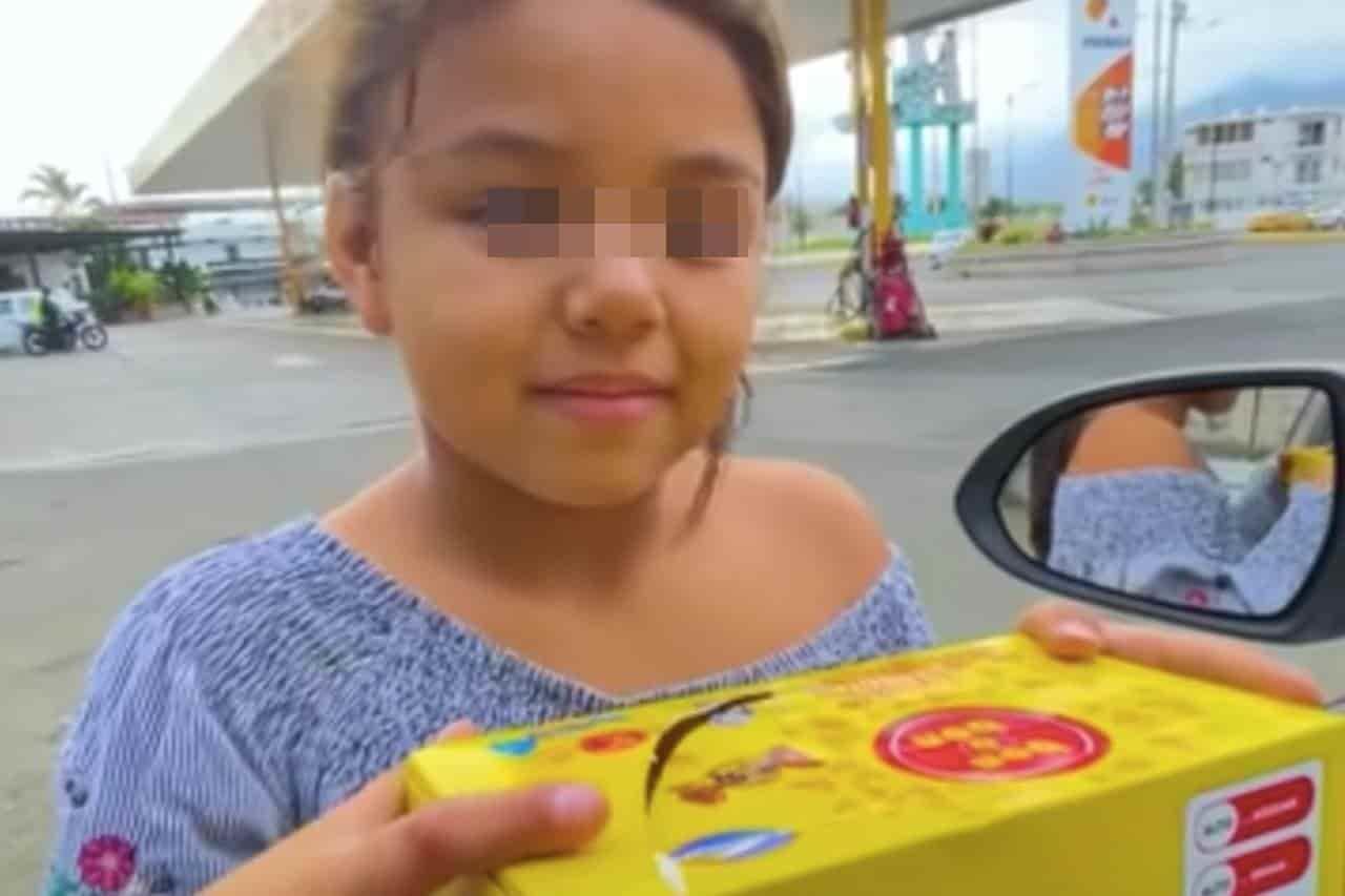 Niña de 6 años vende dulces en cuatro idiomas Niña de 6 años vende dulces en cuatro idiomas