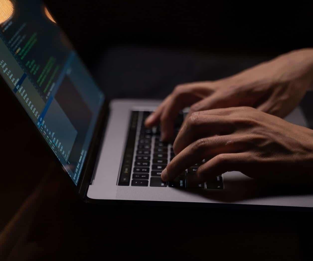 Durante la pandemia por covid se registraron 652 ciberataques contra mujeres