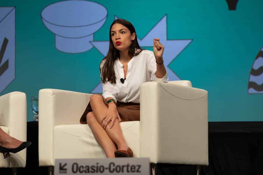 La violencia contra Alexandria Ocasio-Cortez llega al Congreso de Estados Unidos