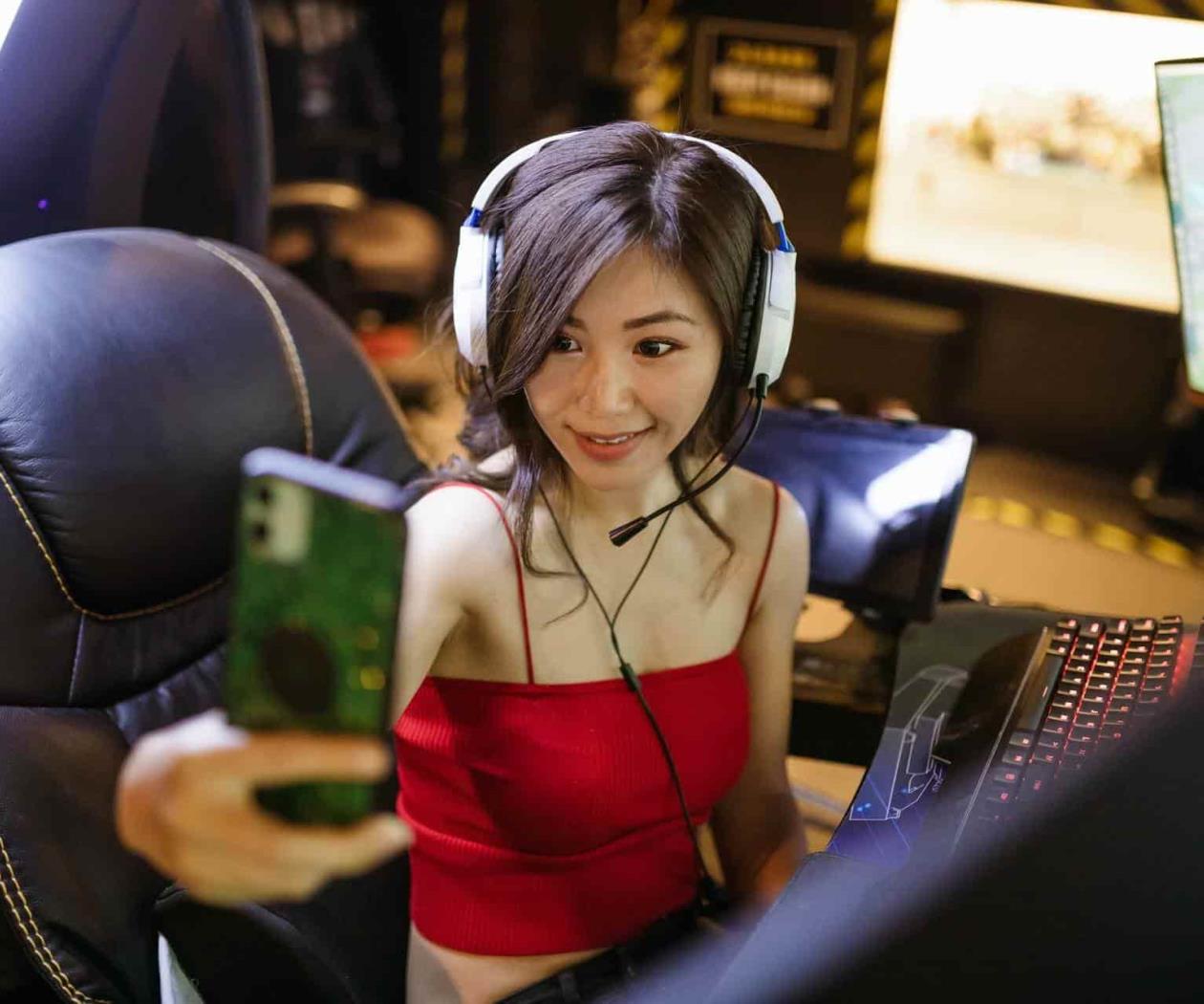 ¿Qué es el mito de la libre elección en internet y cómo afecta a las mujeres?