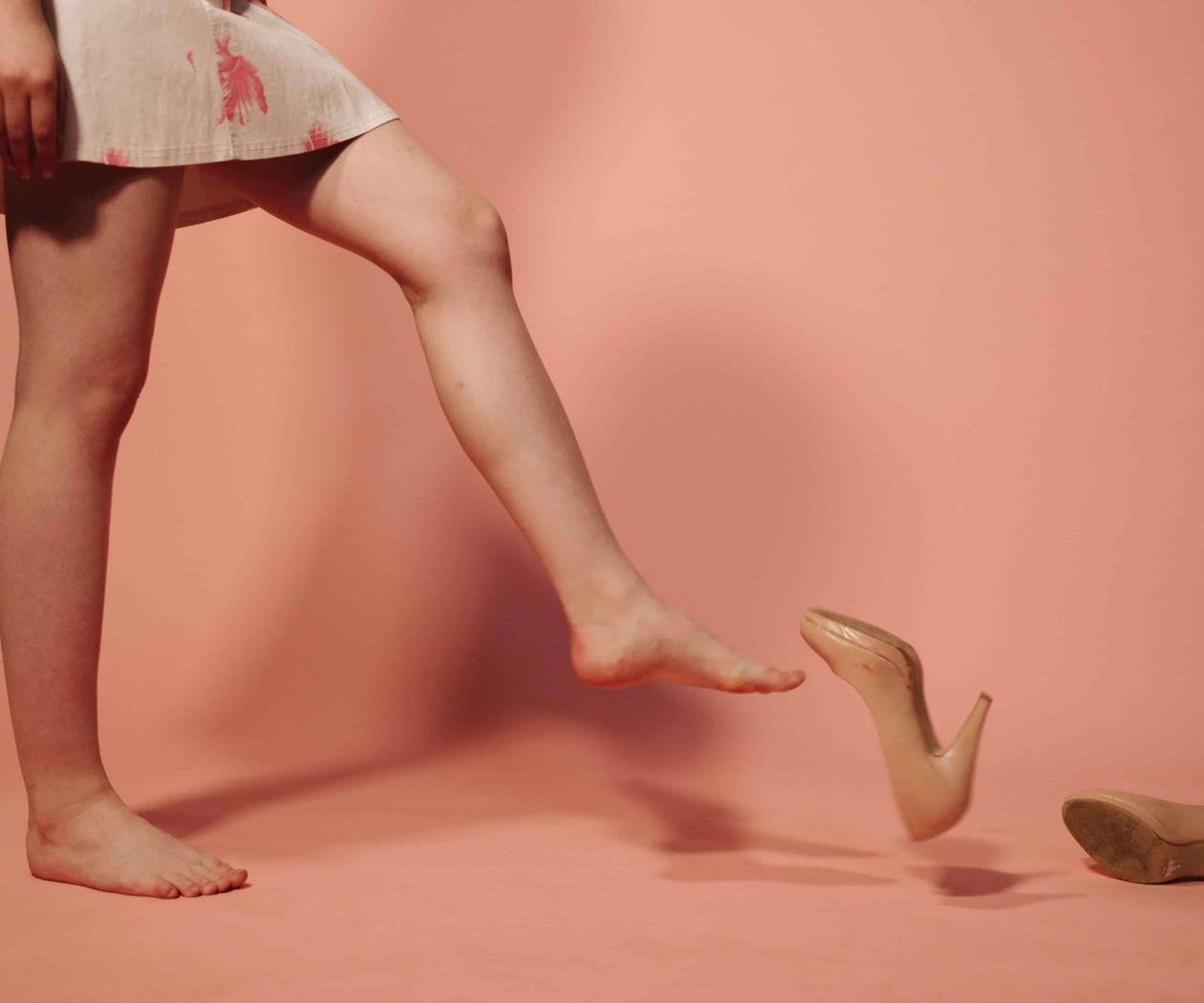 ¿Cómo daña a las mujeres el uso recurrente de tacones?