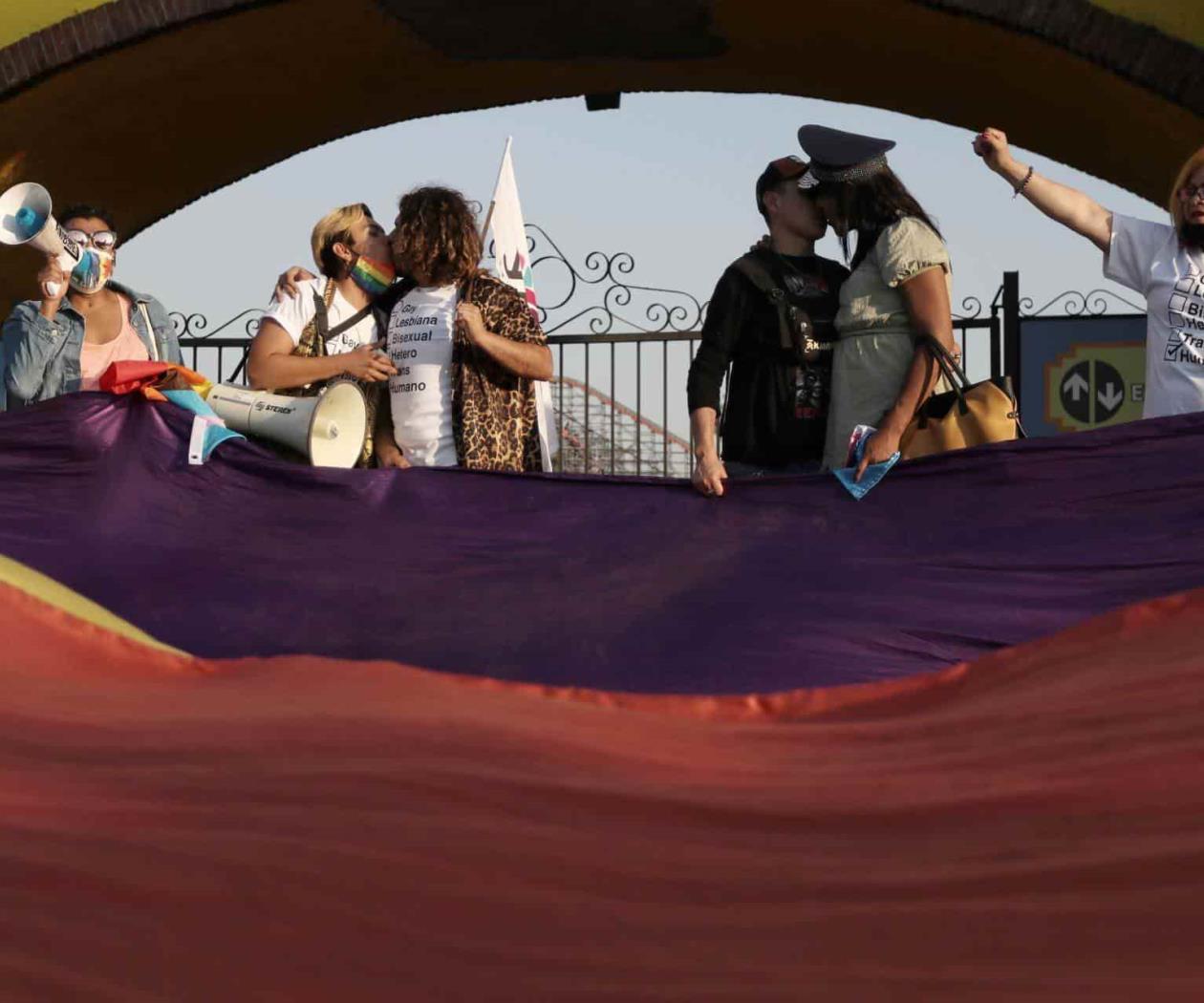 Besotón contra la homofobia: expertas opinan Besotón contra la homofobia: expertas opinan