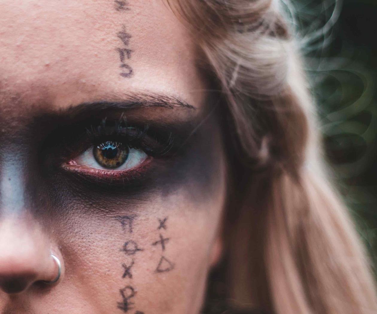 La caza de brujas podría considerarse feminicidio, afirman feministas