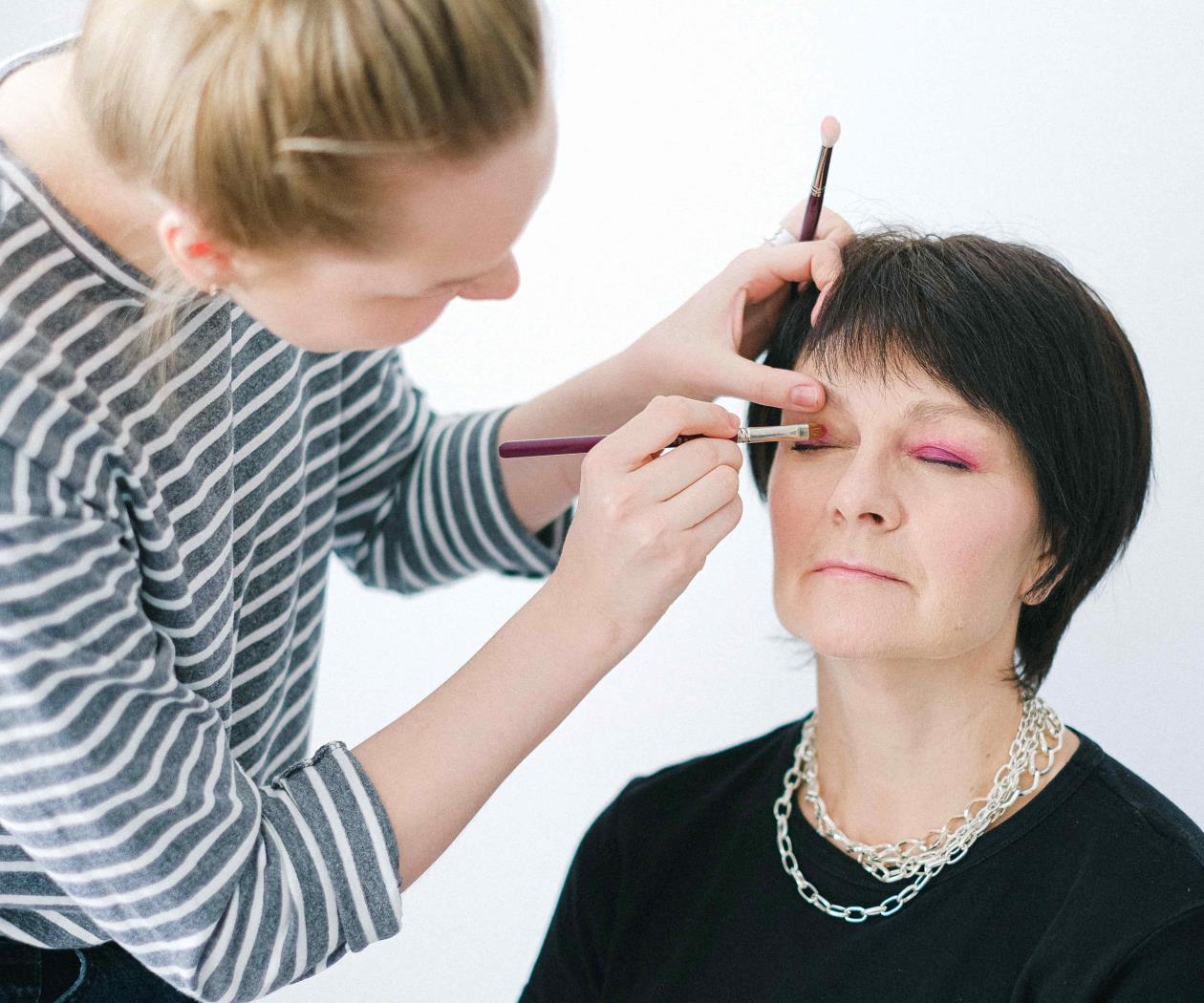 “Maquillarse no es sinónimo de fortaleza”; tunden campaña de alcaldía Cuauhtémoc “Maquillarse no es sinónimo de fortaleza”; tunden campaña de alcaldía Cuauhtémoc