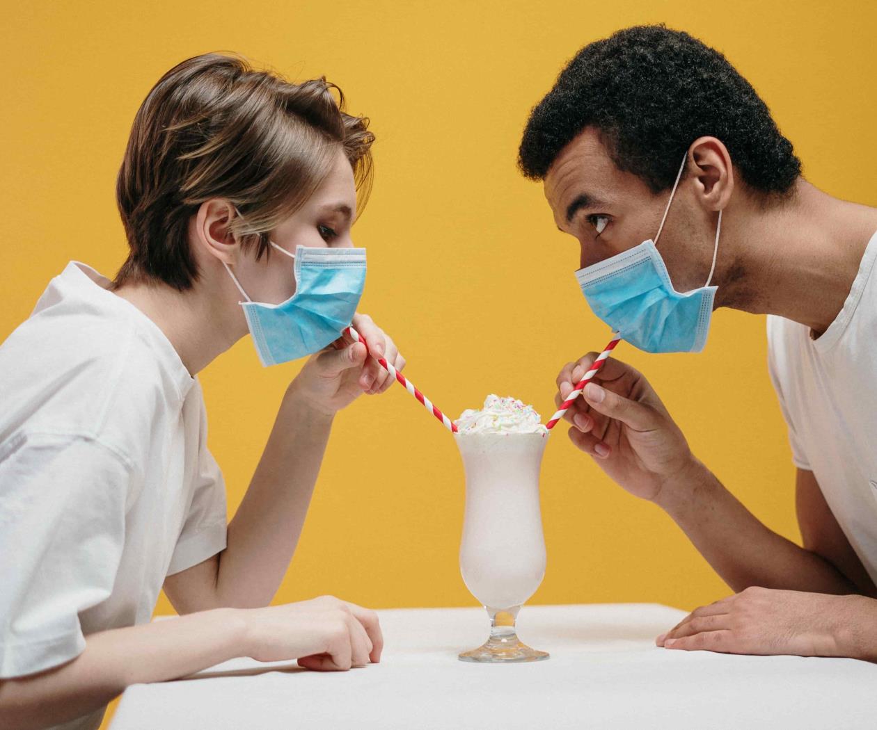 Somos más guapos con mascarilla, revela estudio