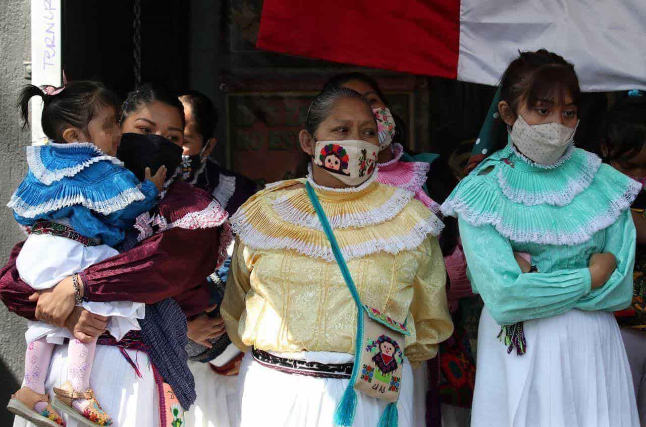 “Los usos y costumbres no podrán ser contrarios a los derechos humanos” “Los usos y costumbres no podrán ser contrarios a los derechos humanos”