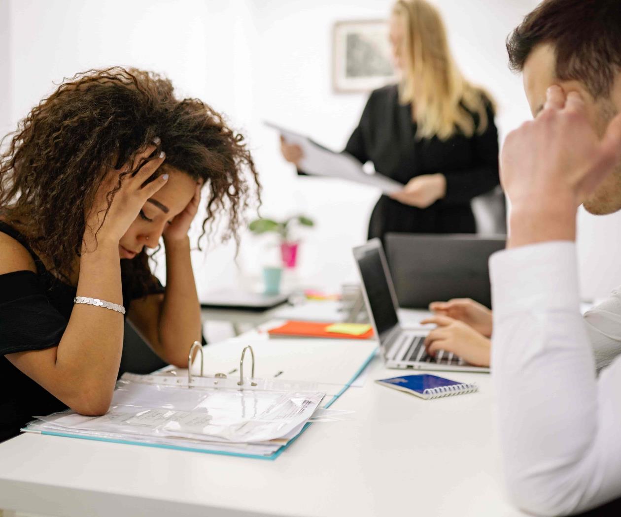 Con el mismo currículum rechazan a hombre y mujer; efecto Jonh y Jenny 