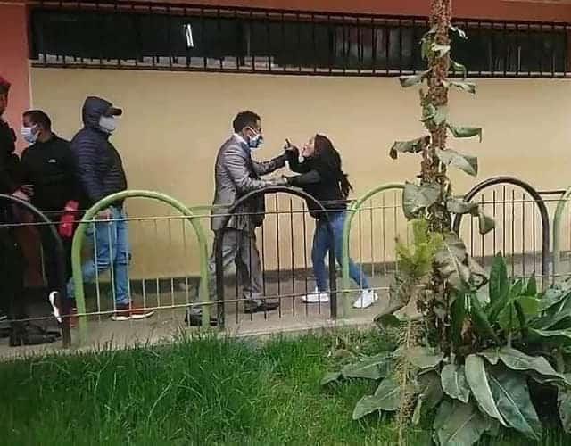 Hijos irrumpen boda de su padre porque no les pasaba pensión alimenticia