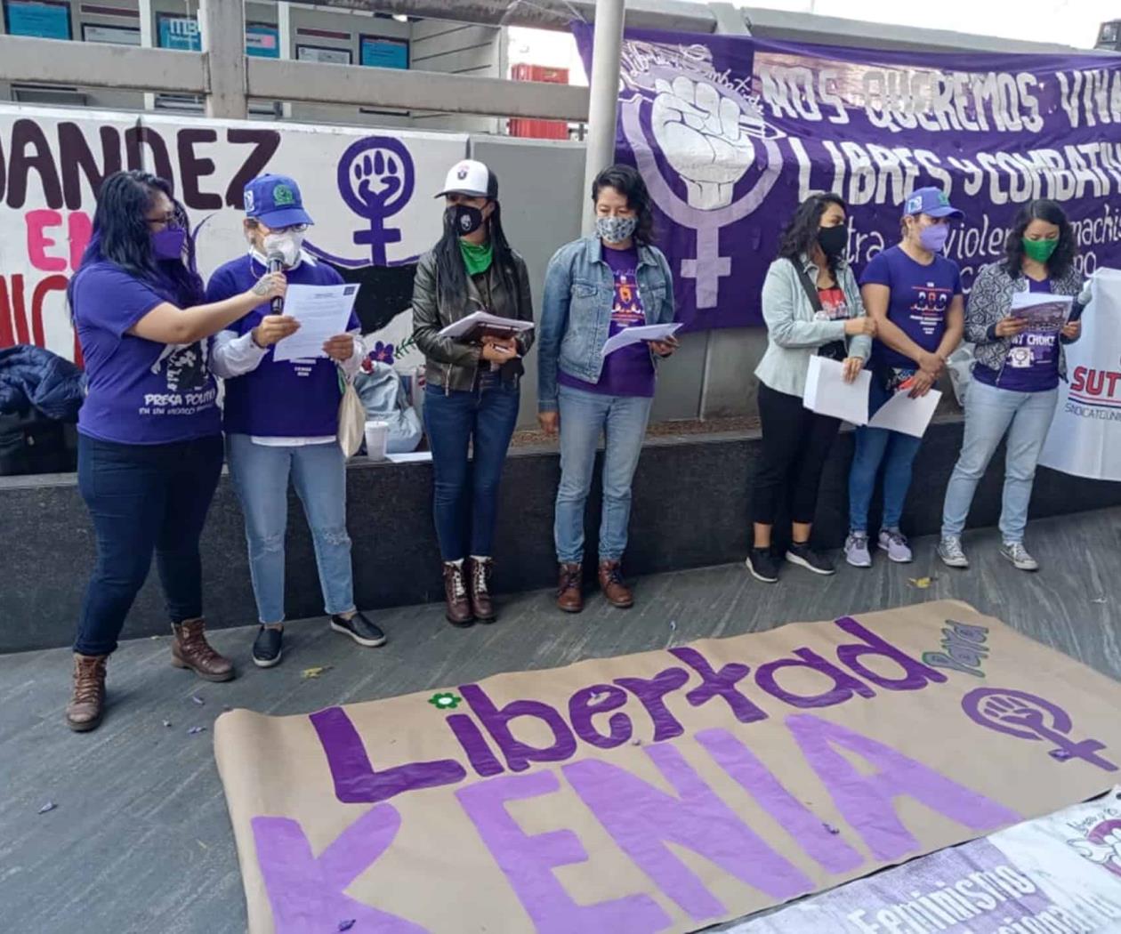 Alistan marros y bombas molotov en protestas del 8M: AMLO